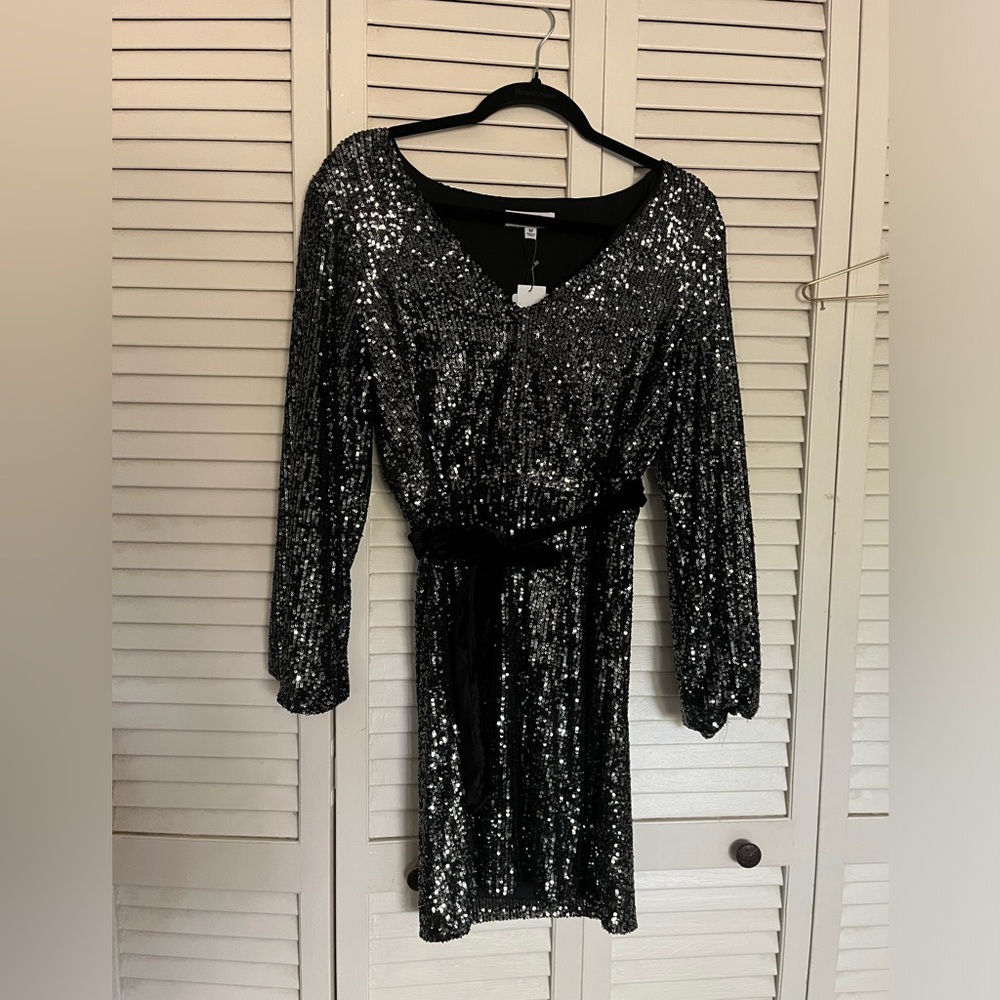 NWT BB Dakota Glow Up Fast Sequin Shift Dress
